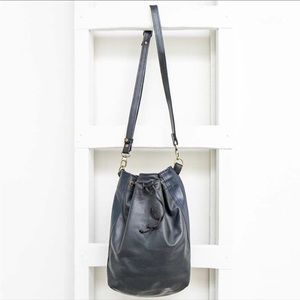 Looptworks Alaska Airlines Knox Bucket Bag